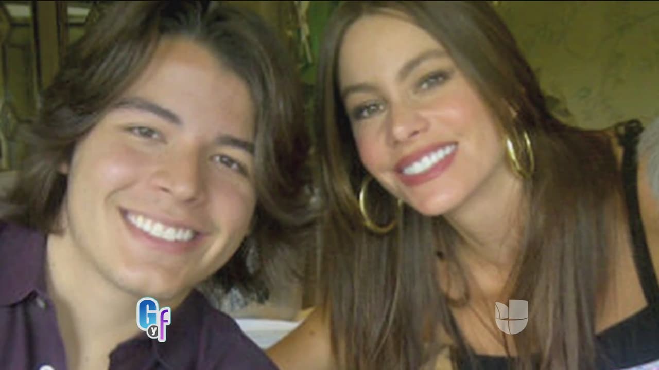 Además de darle sus genes, Sofía Vergara ha apoyado a su hijo en su carrera de actuación, incluso ya salieron juntos en una pelícua. 
<b>Mira este video de papás famosos apoyando a sus hijos.</b>