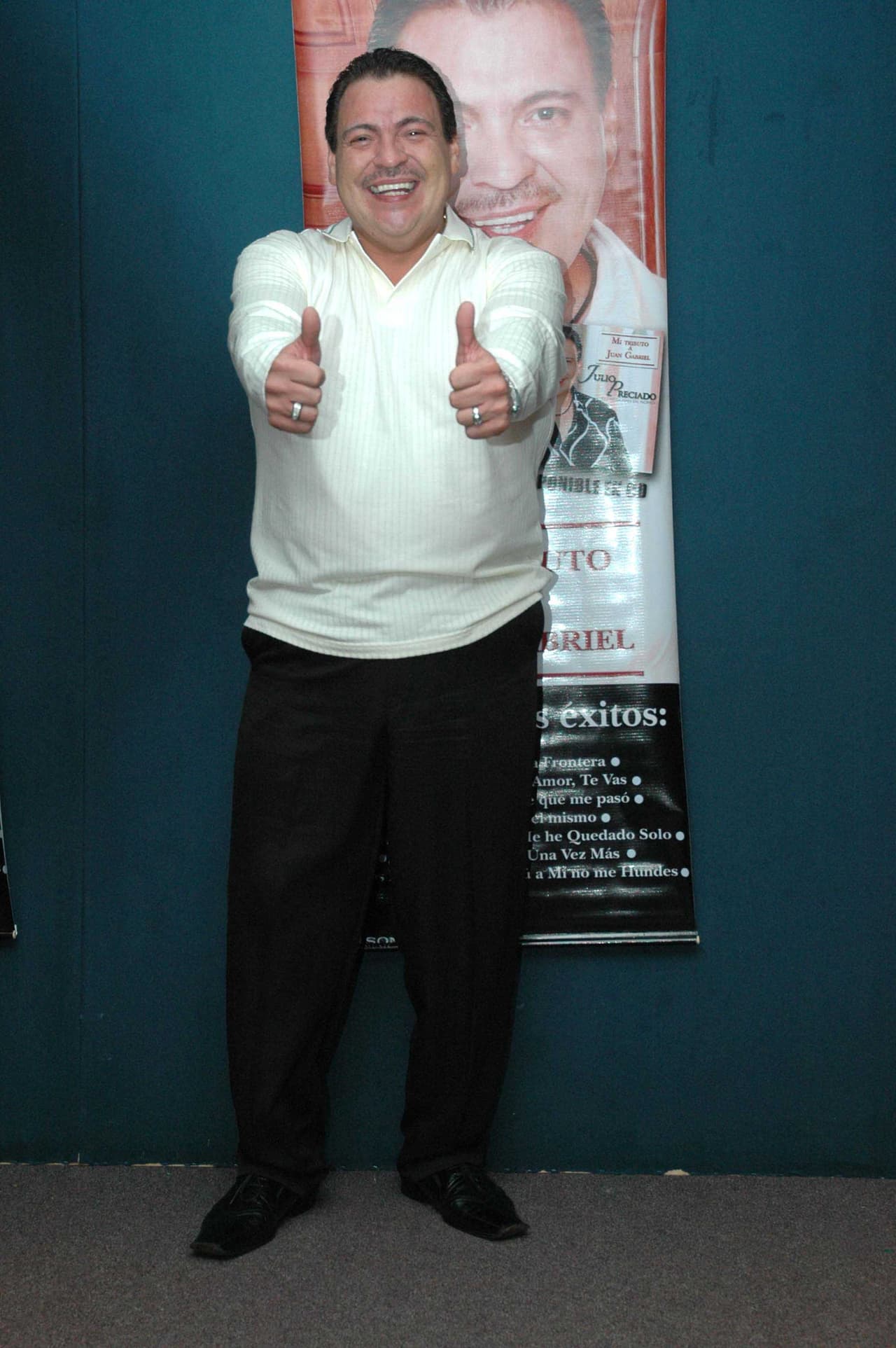 “Esto no se cura más que con diálisis o un trasplante. Los doctores me dijeron que tengo todavía año y medio, dos años todavía, que me está funcionando con hemodiálisis”, comentó.
<br>