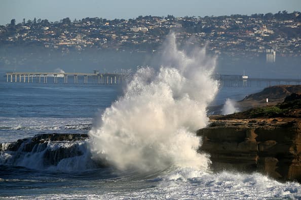 La fuerza de las olas fue indetenible y las innudaciones no se hicieron esperar.