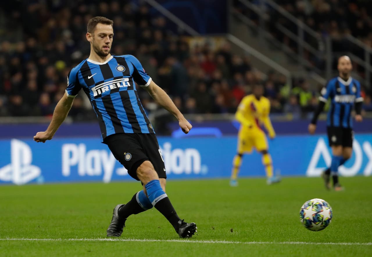 Stefan de Vrij | Inter | 57 millones de dólares aproximadamente.