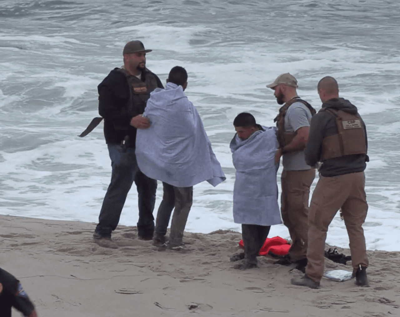 No se tienen información sobre las nacionalidades de los migrantes, sin embargo extraoficialmente se supo que la embarcación en la que viajaban partió de las costas Tijuana.