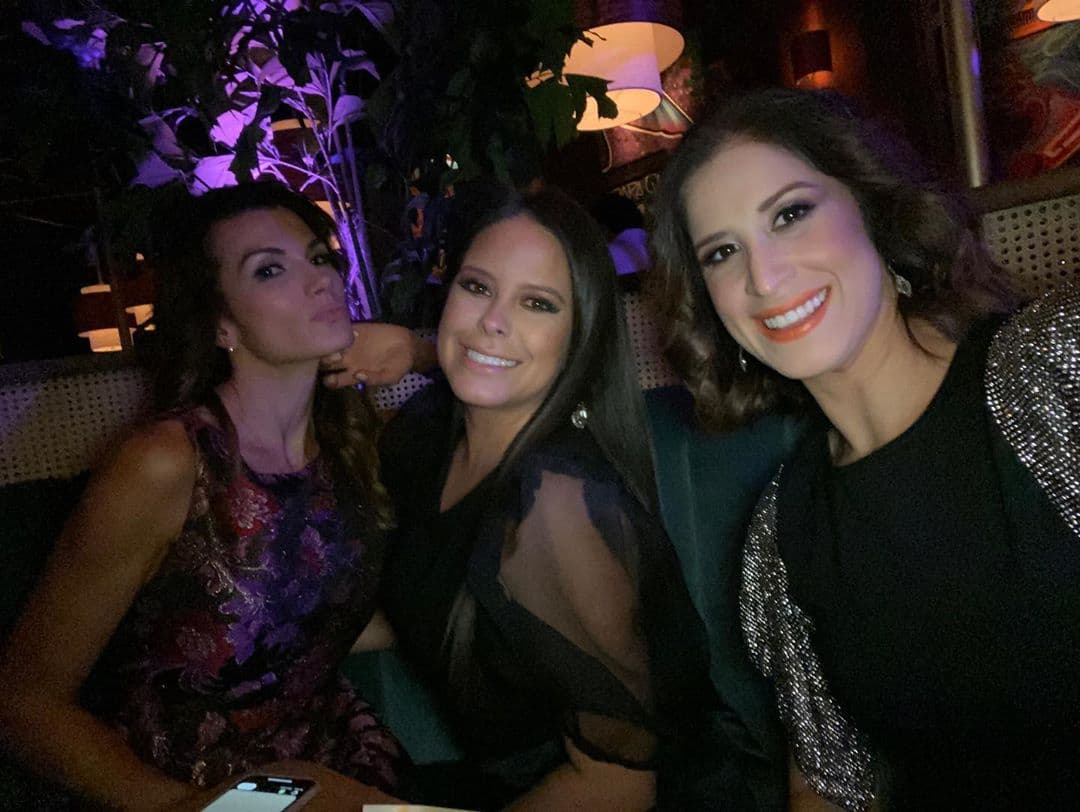 Las esposas de Alan Tacher y el chef Yisus compartieron mesa con Elyangelica. La noche fue un agasajo total entre comida, bebida y música.