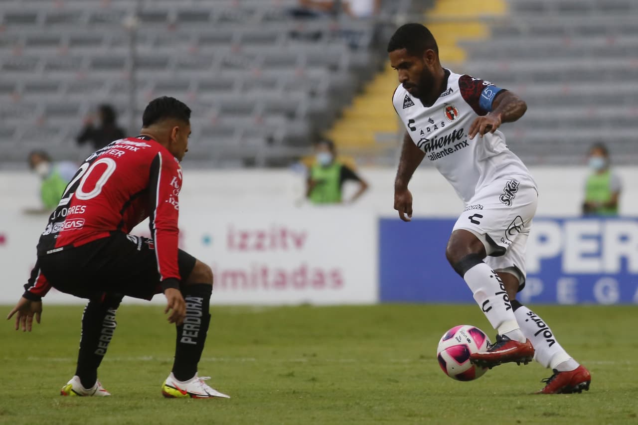 Mauro Manotas y Erick Castillo son los hombres que consiguen la victoria 0-2 de Tijuana sobre Atlas.