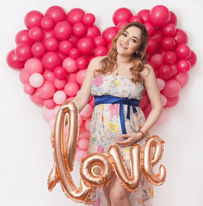 André, el primer hijo de Sherlyn, nació este sábado 30 de mayo, así lo informó el portal de
<b><a href="https://peopleenespanol.com/mamas-y-bebes/nacio-bebe-de-sherlyn-andre/" target="_blank">People en Español</a></b>.