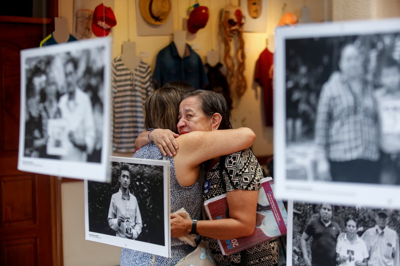 Los retratos y objetos personales de 70 víctimas mortales de la represión a las protestas contra el presidente Daniel Ortega en Nicaragua están expuestos en el nuevo ‘Museo de la Memoria: ama y no olvida’, en Managua, desde el 30 de septiembre de 2019. Una iniciativa con la que los padres y madres de las víctimas aspiran "dignificar y honrar la memoria de nuestros familiares asesinados”.