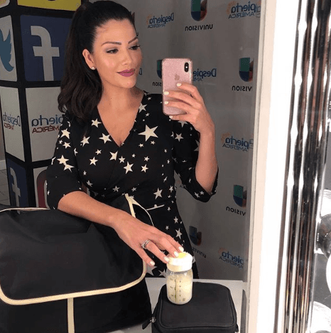 "Porque yo sé que allá afuera hay muchas mamás que al igual que yo necesitan una guía y motivación porque muchas son las veces que no nos sentimos cómodas en nuestra propia piel", escribió.