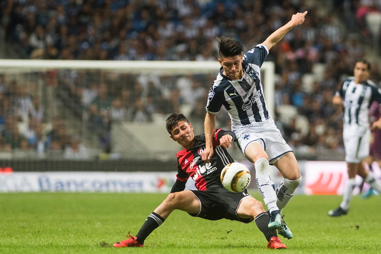 Seguidor del Real Madrid y admirador de Cristiano Ronaldo, y de Andrés Iniesta, su juego ha crecido como la espuma. 
<del>Sus condiciones técnicas han ido a la par de las físicas, las dos estupendas y de su personalidad en la cancha se ha notado desde el momento que Antonio Mohamed lo debutó con el primer equipo de Rayados en el Apertura 2017.</del>