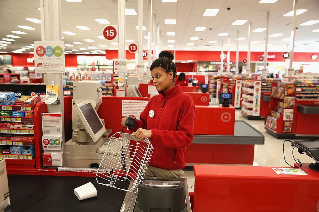 Pero la escasez no solo afecta a los alimentos, sino que también a muchos empleos, por ejemplo en las cadenas de suministro los empleadores se ven en dificultades para contratar y retener a los empleados, algo que afecta, sin duda, su dinámica y eficacia.