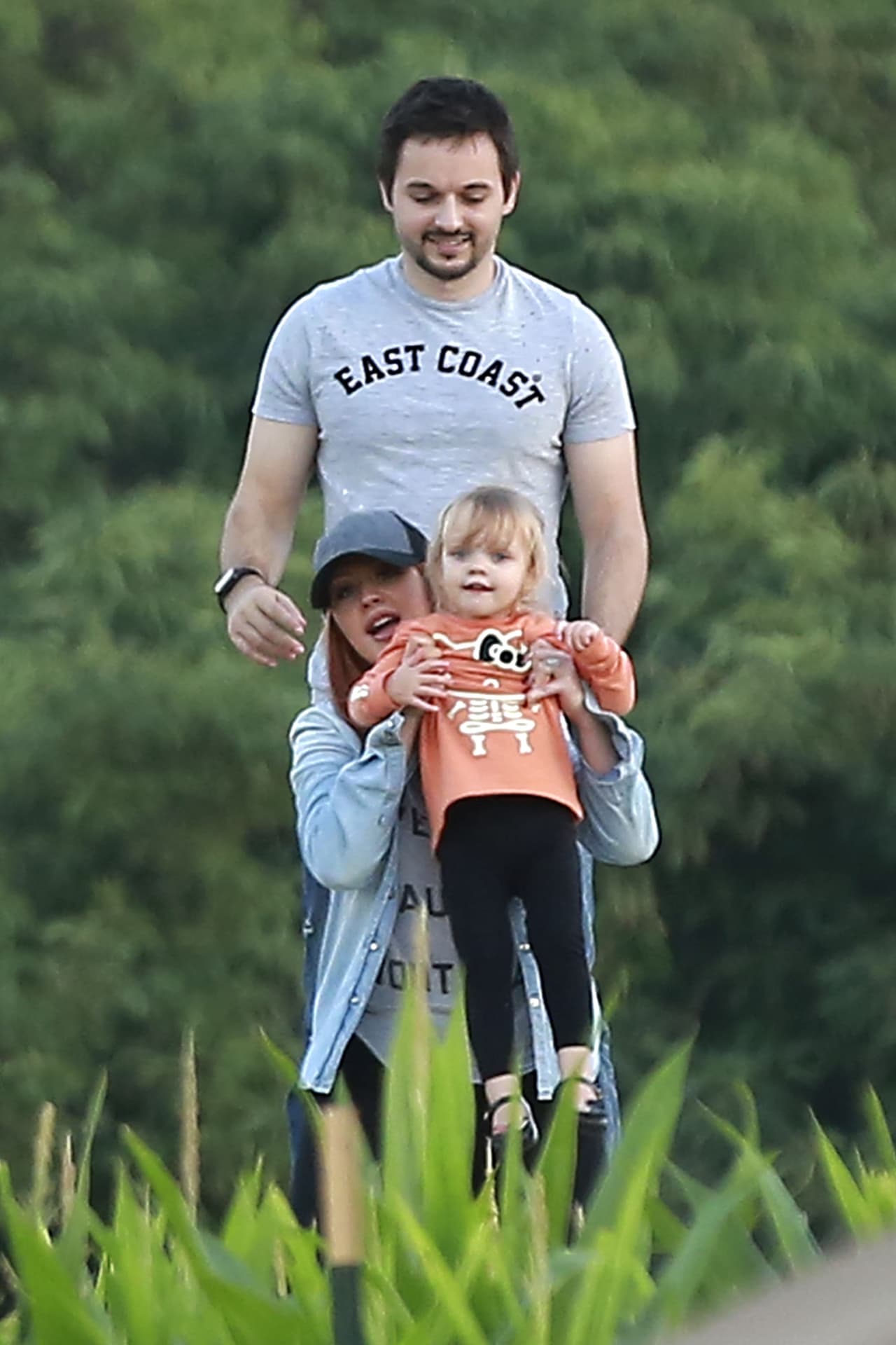 Lejos de enojarse al ver a los fotógrafos, se pusieron a jugar para las cámaras.