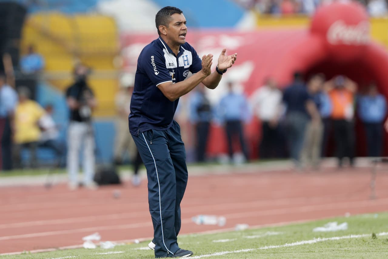 La estrategia desde el banco de Honduras no fue la más acertada para lograr romper los 16 años sin vencer a Panamá en las eliminatorias.