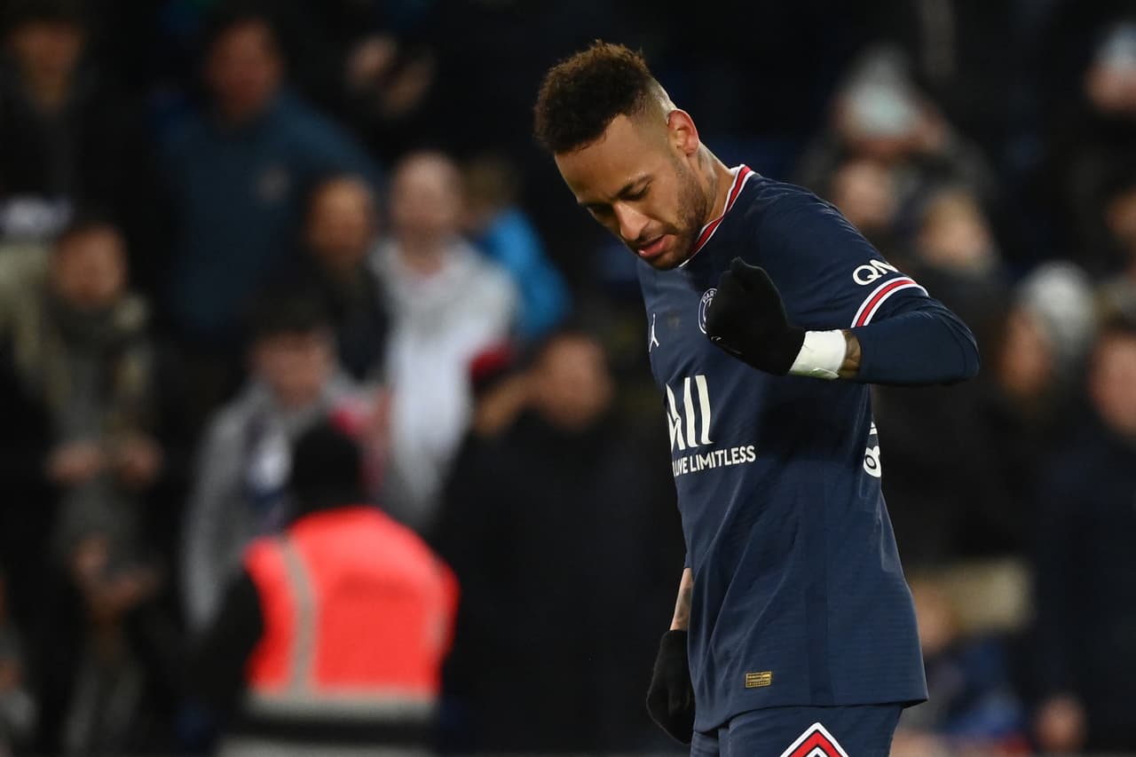 El PSG goleó al Lorient gracias a los dobletes de Neymar y Mbappé, así como otro tanto de Messi.
