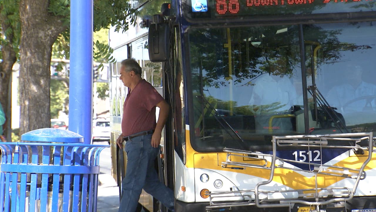 Sacramento RT 
<a href="https://www.sacrt.com/forward/" target="_blank">reveló los cambios más grandes en casi 30 años al sistema de transporte público</a> de la zona metropolitana, que incluyen una ampliación de servicios de los autobuses y trenes ligeros.