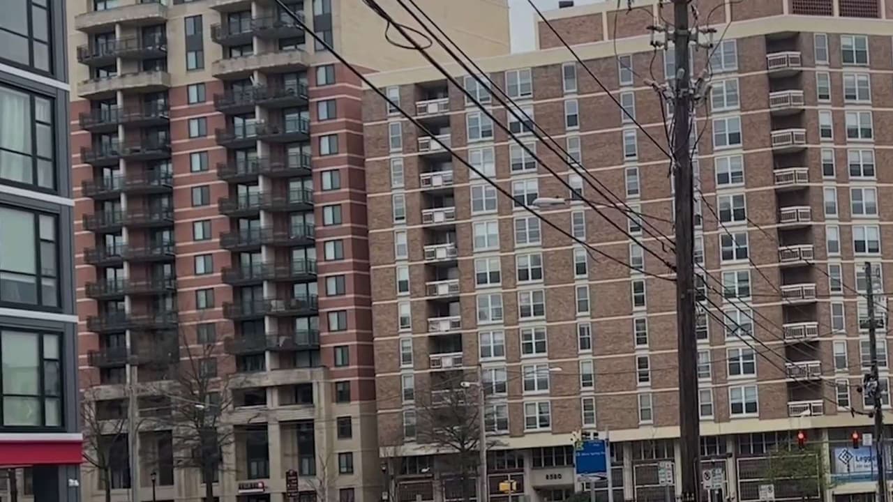 Montgomery analiza créditos fiscales para familias con niños y ayudas para comprar vivienda
