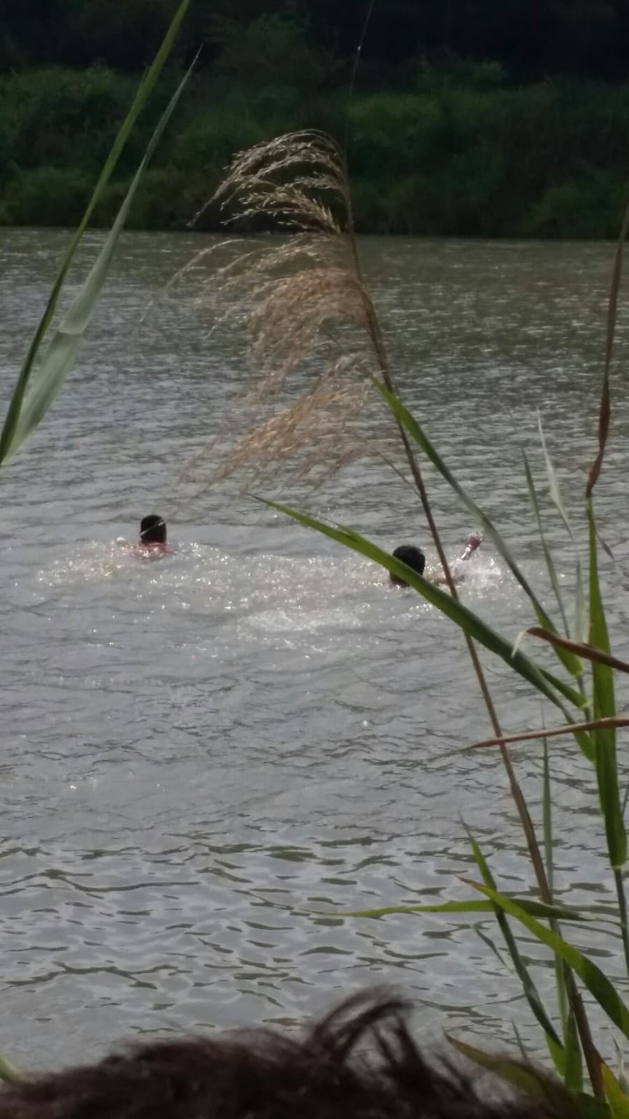 Agentes de la patrulla fronteriza rescatan a adolescente en el Rio Grande