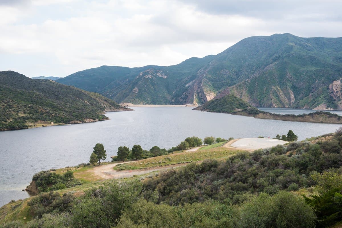 El lago Pyramid es un destino popular de ocio durante los fines de semana