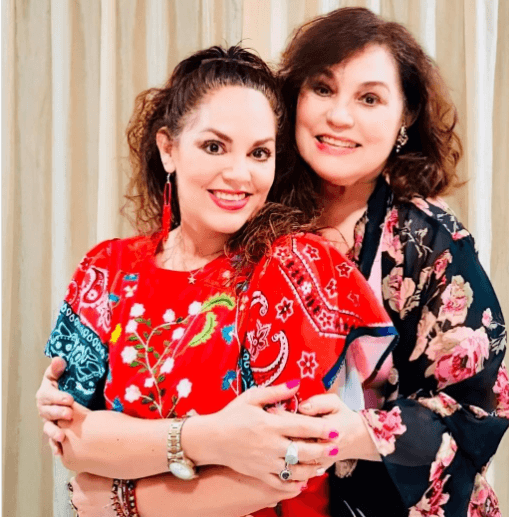 Una de las famosas que contó con el apoyo de su mamá como manager fue 
<b>Tatiana</b>. 
<b>Diana Perla Chapa</b> fue la representante de ‘La reina de los niños’ hasta que se casó con Andrés Puentes.