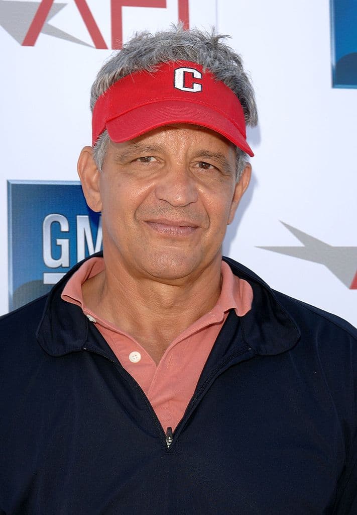 Ed Marinaro | Marinaro jugó en la NFL durante seis temporadas y disputó los Super Bowls VIII y IX.