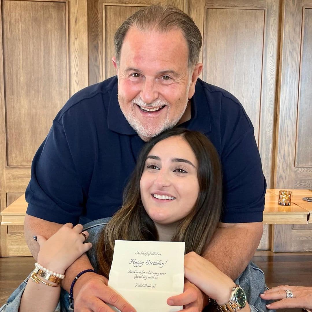 Raúl de Molina comparte con orgullo los grandes momentos que ha vivido siendo papá de una linda jovencita: Mía.