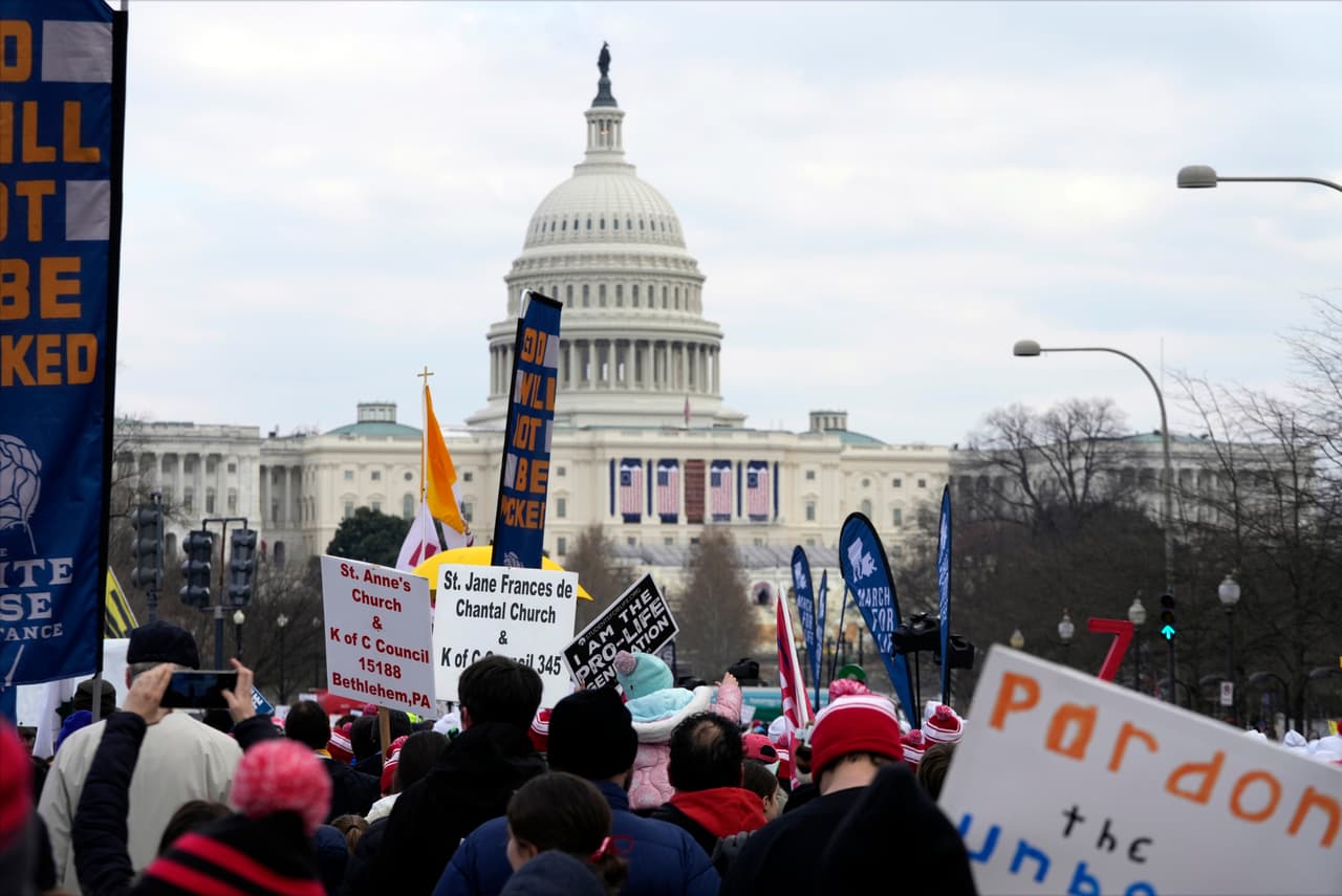 Los manifestantes recorrieron desde el monumento de la Corte Suprema hasta el Capitolio en Washigton DC.