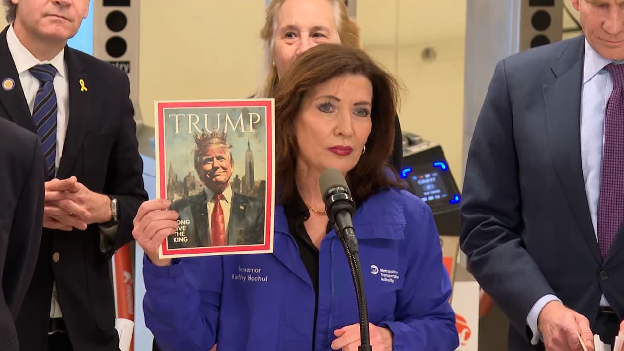 El miércoles, el gobierno de Donald Trump 
<b><a href="https://www.univision.com/local/nueva-york-wxtv/gobierno-federal-marcha-atras-aplicacion-tarifa-congestion-manhattan" target="_blank">retiró la aprobación federal para la aplicación de la tarifa de congestión en Manhattan</a></b>, mientras que la gobernadora de Nueva York, aseguró que las cámaras siguen encendidas y peleará la resolución en los tribunales.
<br>