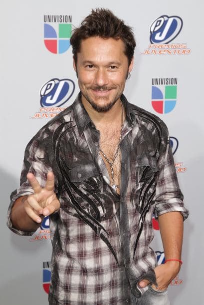 “Este viernes estrenamos el video de Tus Besos. Muy felices con el resultado. ¡Todo lo mejor para este disco Juan Luis!”- Diego Torres.