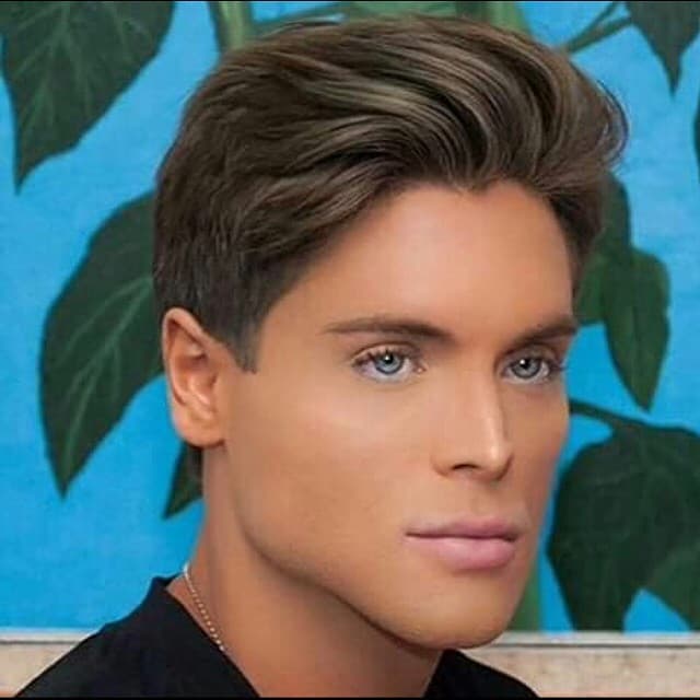 Galdi ha tenido que pasar por ocho operaciones estéticas para ganarse el honor de ser llamado "el nuevo Ken humano".