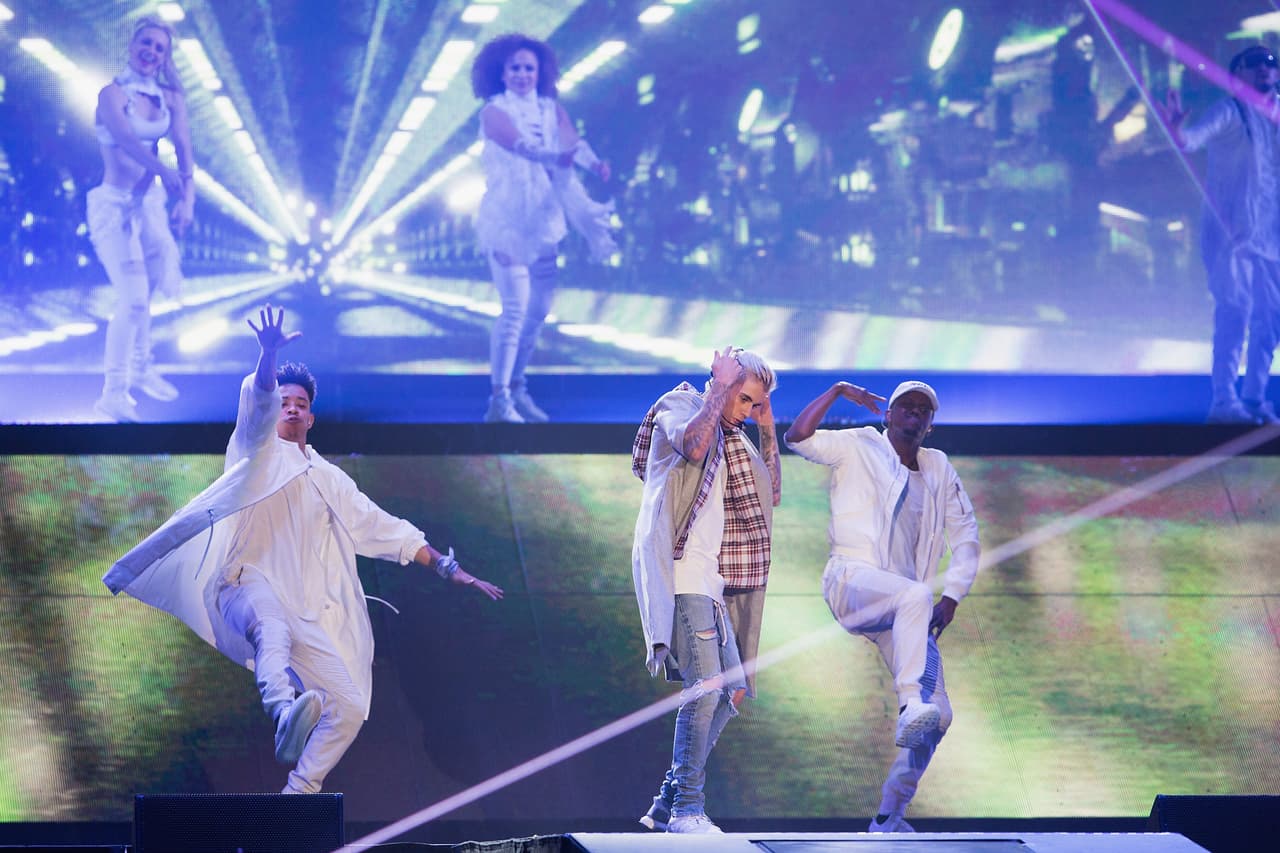 En una parte del show, incluso, Justin se quitó la playera e hizo suspirar a todas las fanáticas.