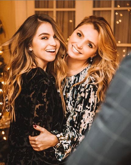 “Bueno, pues ustedes la vieron hace dos días desayunando con la mamá de Maluma, y ustedes la vieron guapísima, mejor que nunca, con todas las ganas de regresar a su carrera, con toda la energía, y pues muy contenta”, dijo Sofía para 'Suelta la sopa' este viernes cuando le cuestionaron acerca del regreso de su mamá a las telenovelas.