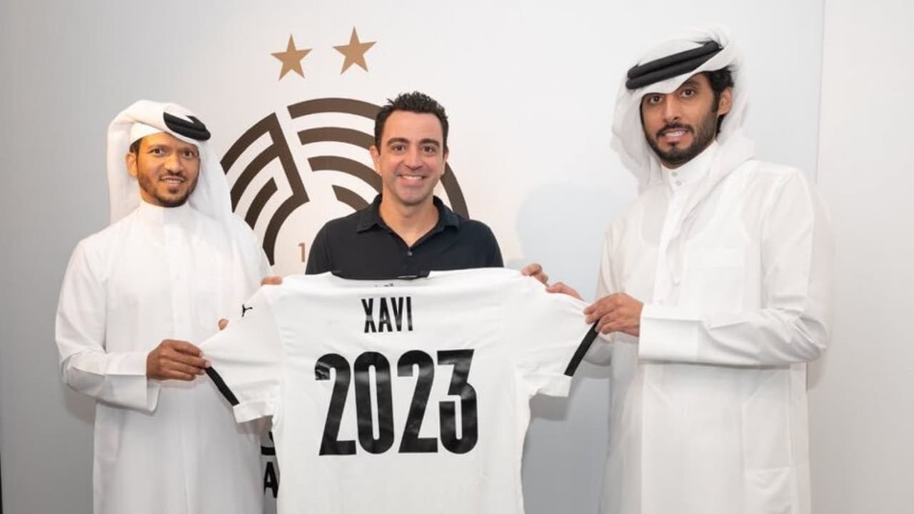 Xavi renueva con el Al-Sadd y niega cláusula para ir al Barça