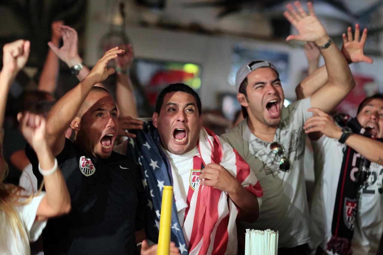 Estas son fichas técnicas que cuentan en pocas palabras más de sus ascendentes carreras en el deporte más popular del mundo y el que, por supuesto, nos gusta más a los latinos.