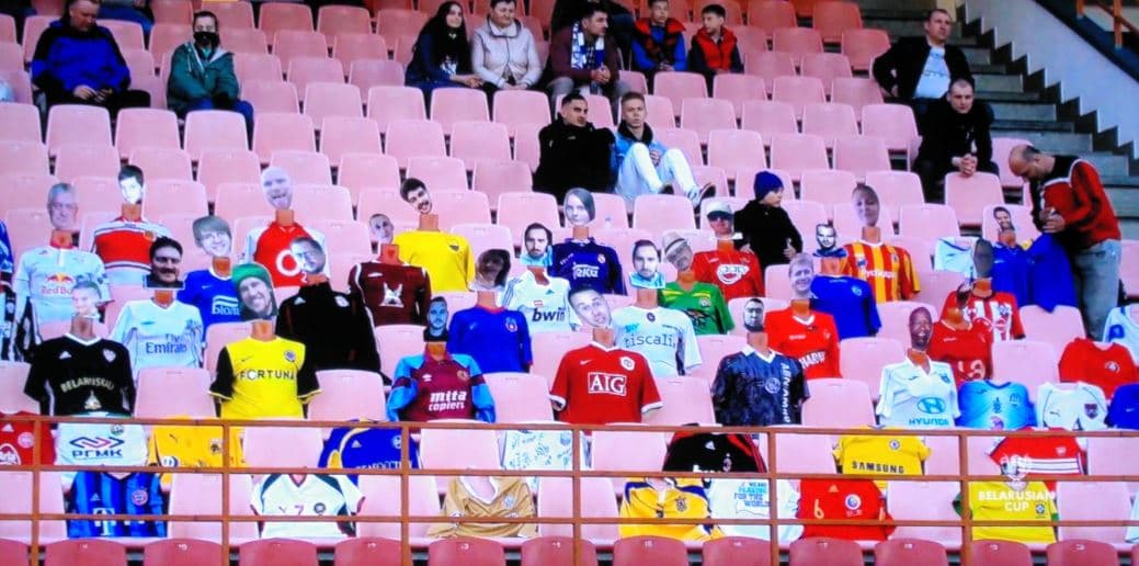 ¡Gran idea! Bielorrusia improvisa con maniquíes con fotos de fans