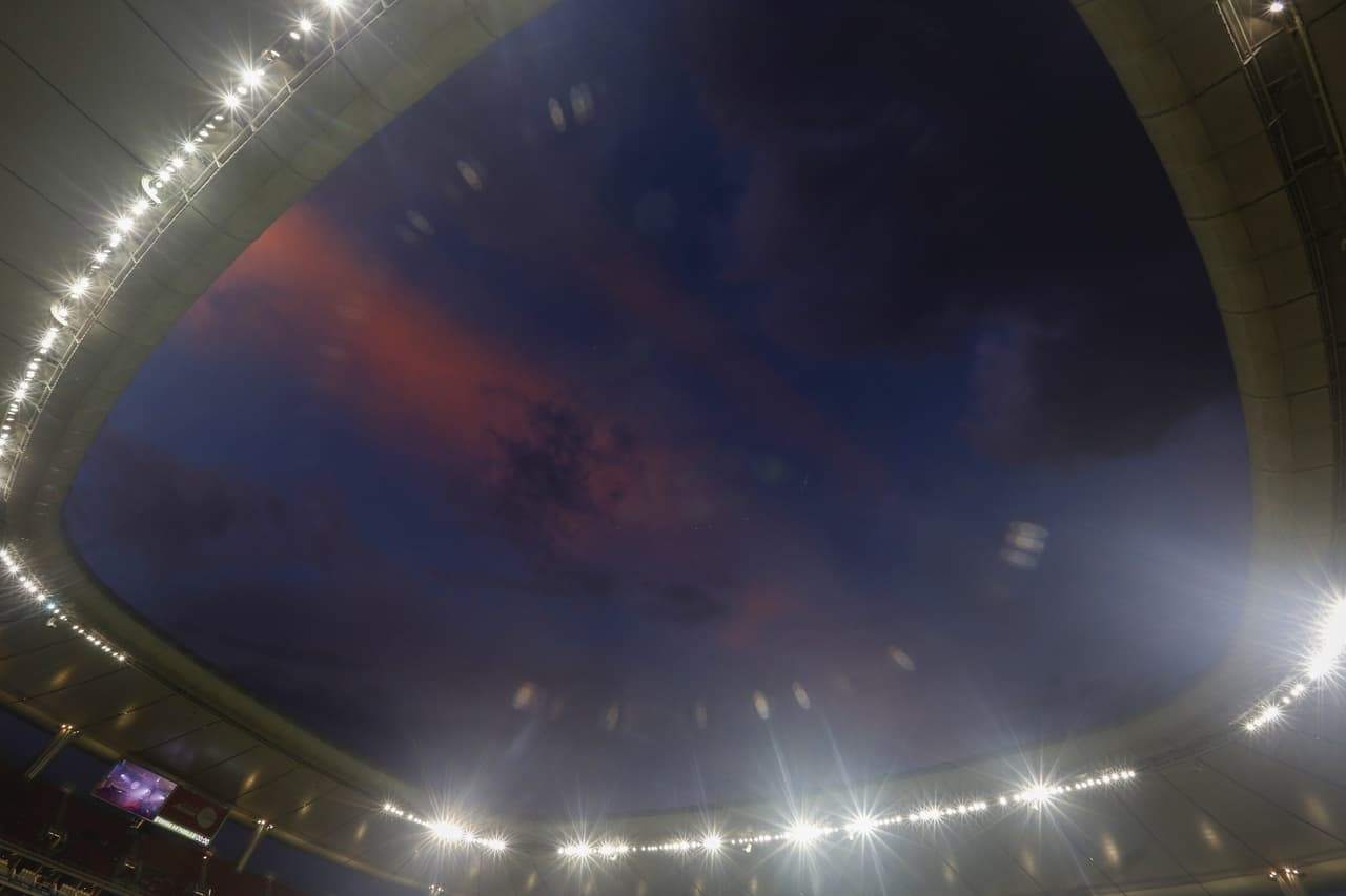 Las Chivas llegaron a siete juegos sin perder luego de vencer al Puebla en un partido marcado por la lesión de Gustavo Ferrareis.