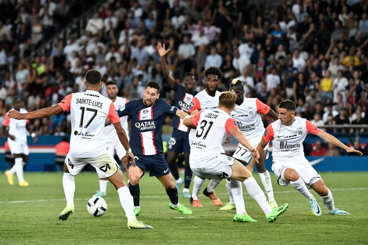 Las cosas tampoco son sencillas para Leonel Messi que viene la presión de salir campeón de la Champions y claro está todos quieren verlo campeón de la Copa del Mundo este año.