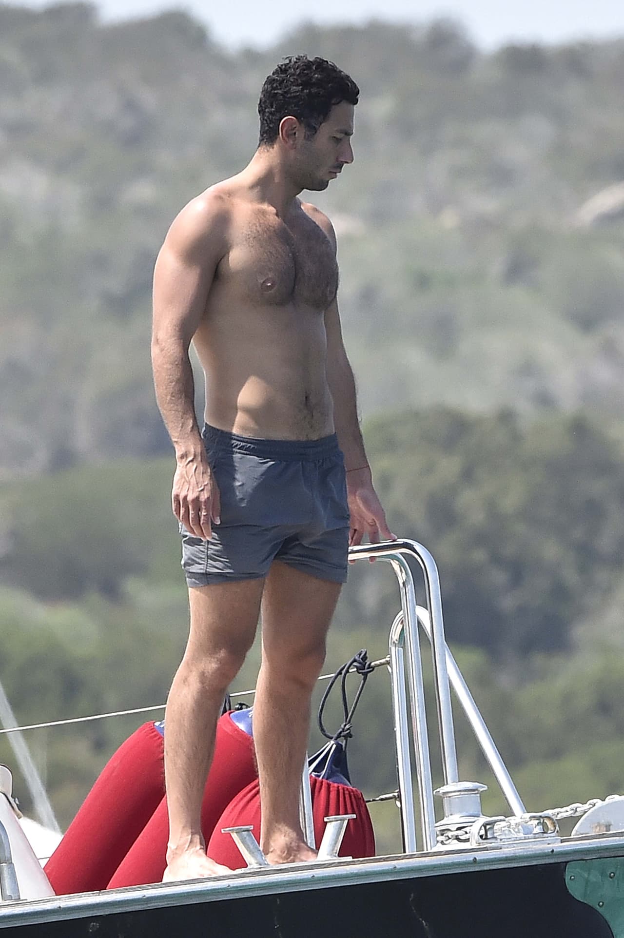 Jwan Josef lo pensó mucho antes de seguir a su novio.