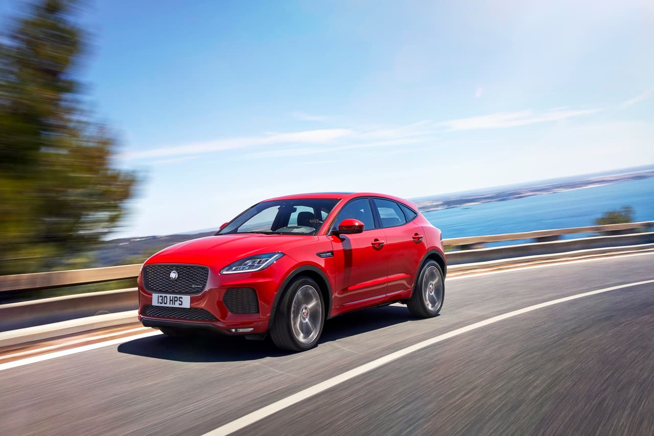 El Jaguar E-Pace 2018 hace aparición con espectacular salto