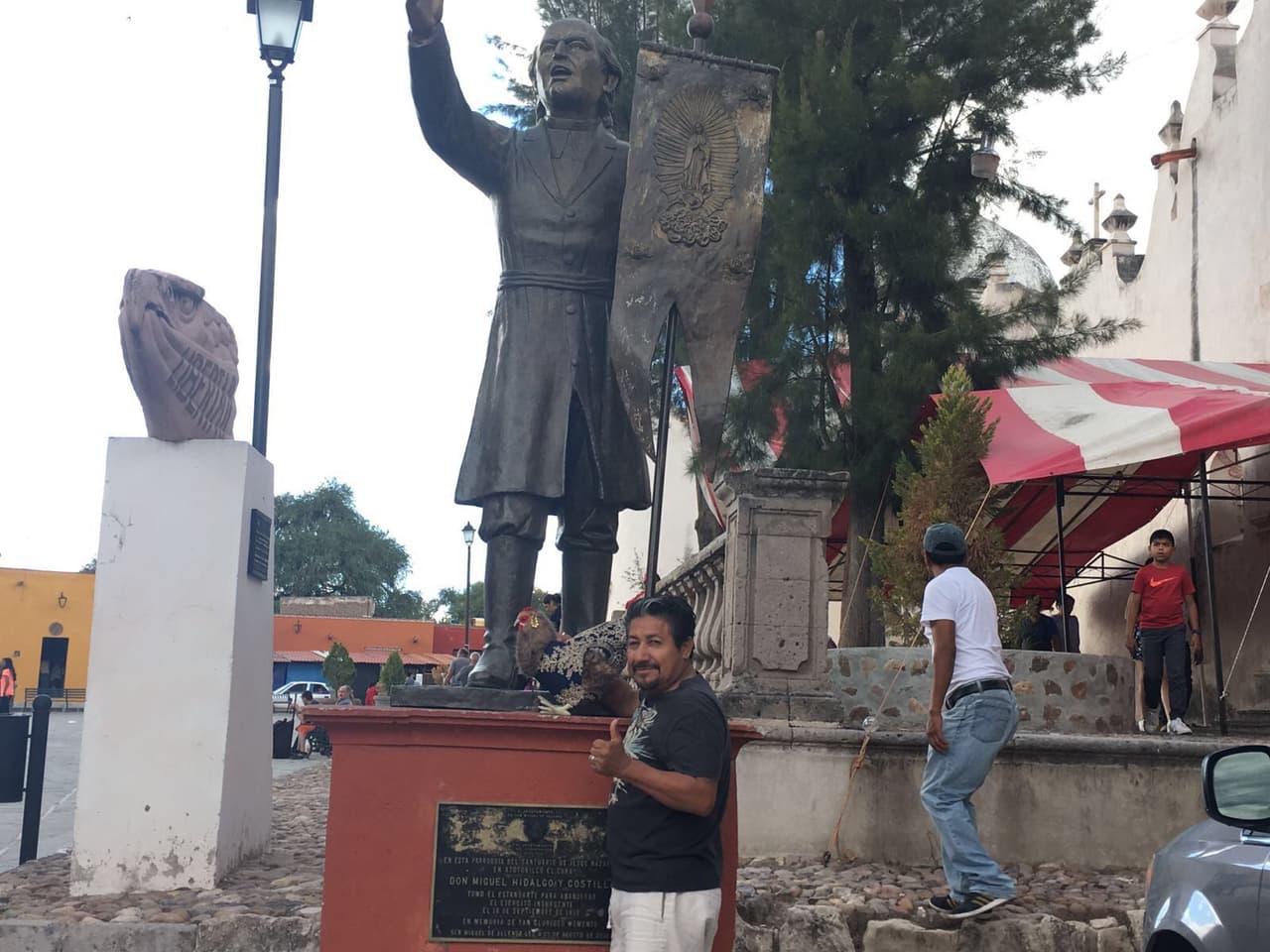 El
<a href="https://www.facebook.com/andresmaldonadoelfeo/?fref=ts">Feo</a> y La Gallina Vidente disfrutando de su estadia en Guanajuato.