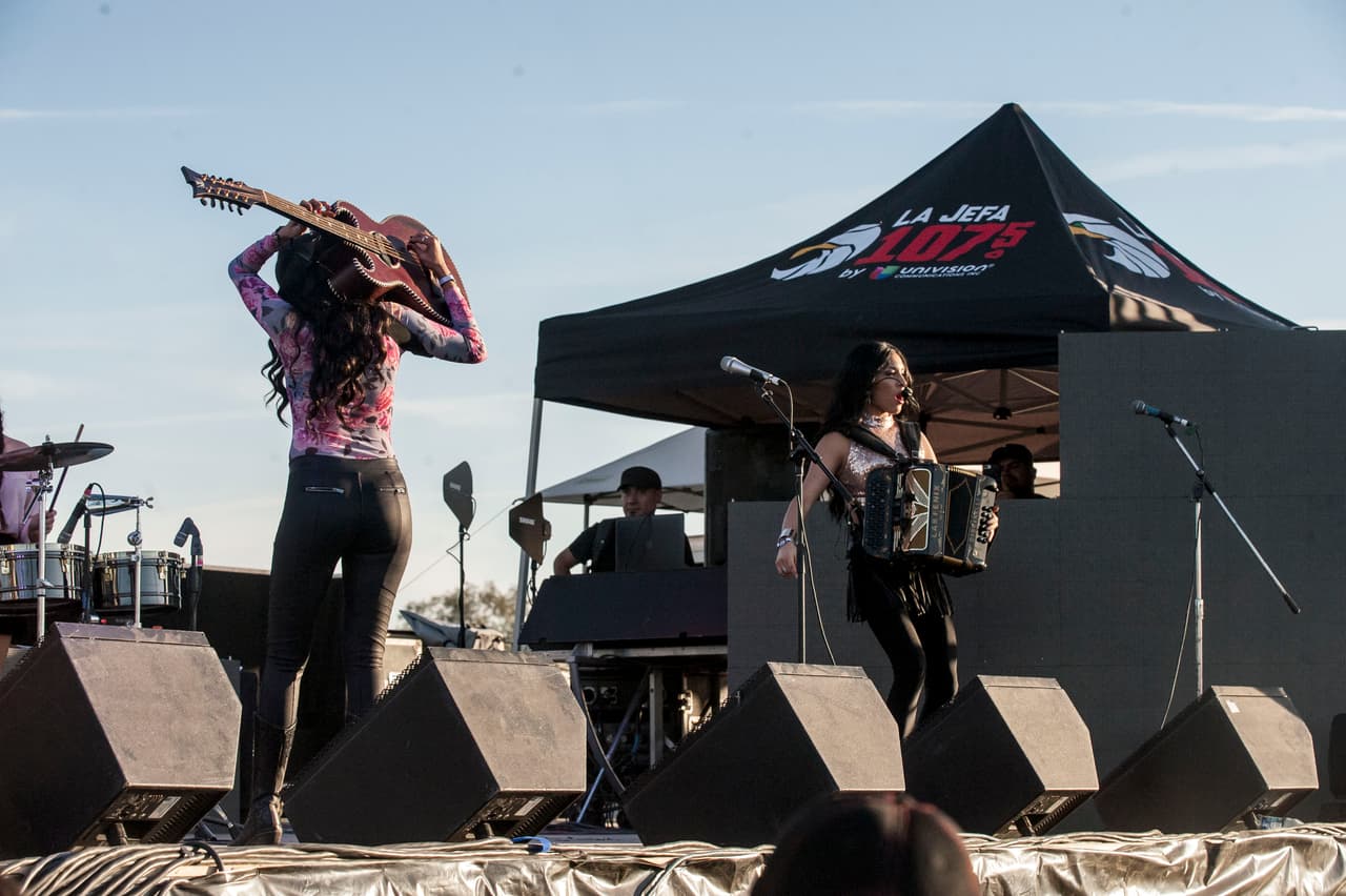 7 escenarios y mas de 50 artistas en 3 dias fueron los ingredientes para PuebloFest el 17 al 19 de marzo donde llegaron personas para disfrutar de todo el estado de California.