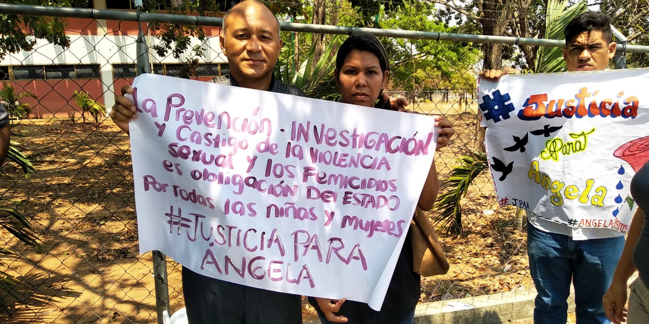 Los padres de Ángela se han movilizado en redes sociales y en las calles para exigir justicia.
