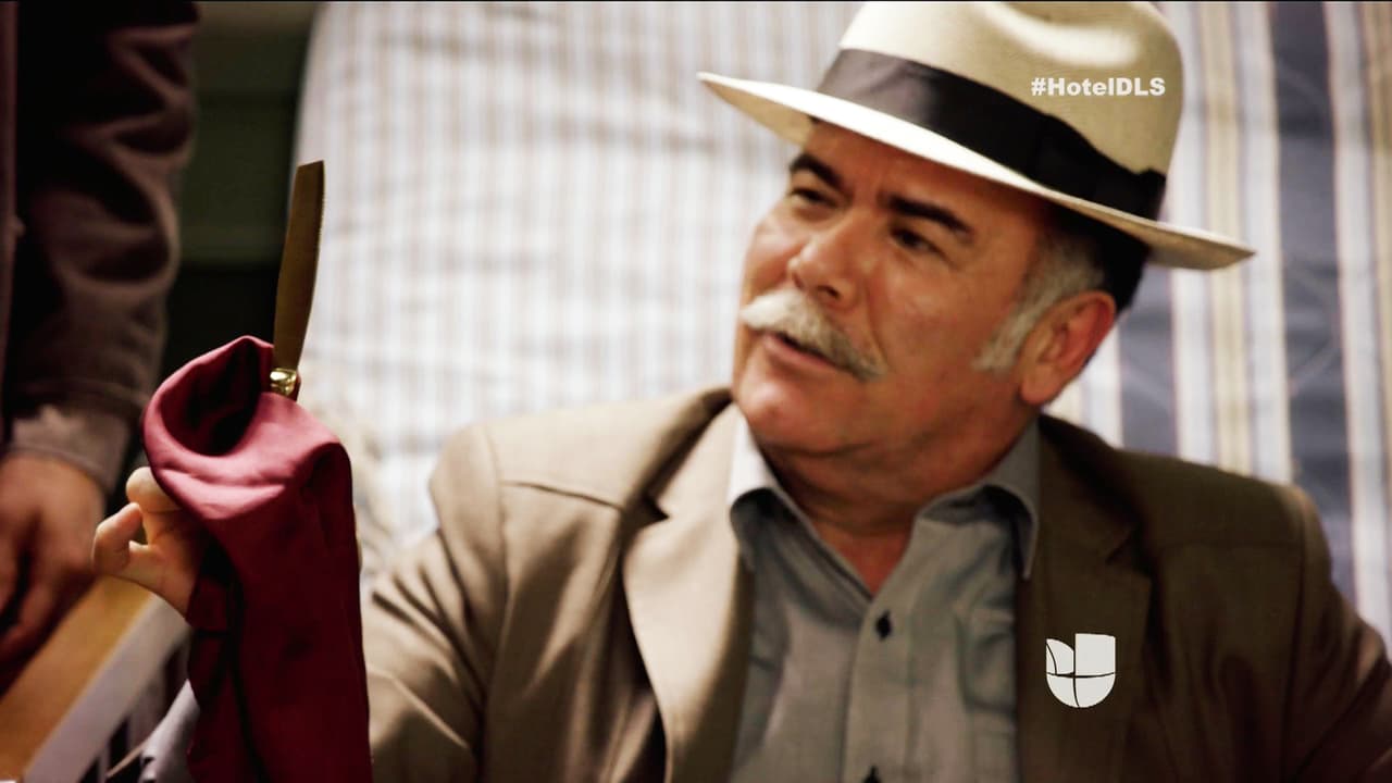 El detective Ayala halló el cuchillo en tu cama.