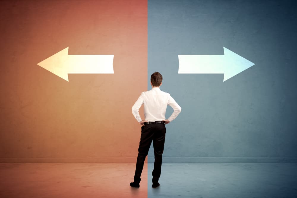 Eso podría afectarnos en nuestra toma de decisiones, pues podríamos tomar malas decisiones si nos apresuramos y si nos tardamos, podríamos caer en la inercia.