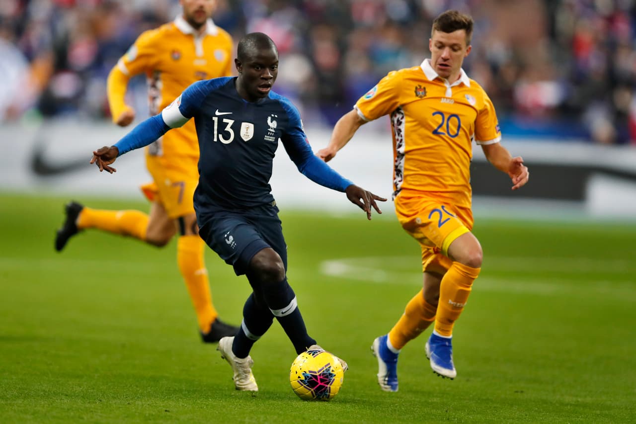 Con gol de penal de Olivier Giroud al minuto 79 Francia se impone 2-1 a Moldavia.