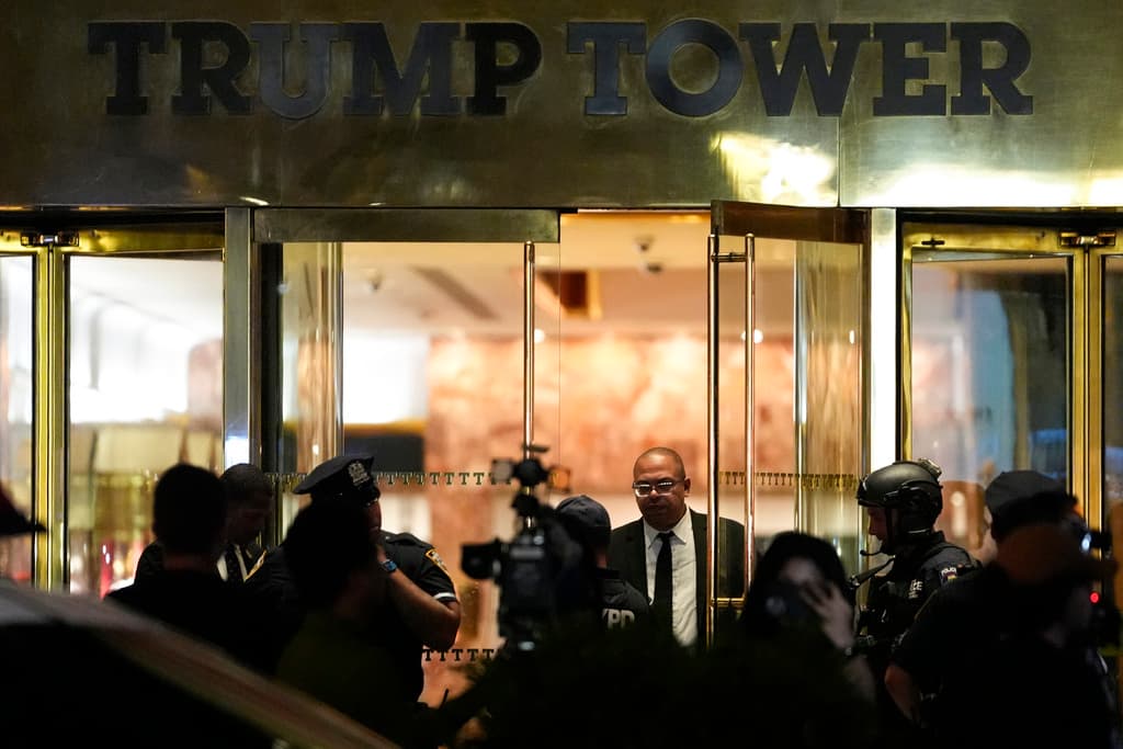 La policía de Nueva York dijo que está aumentando su presencia en toda la ciudad.