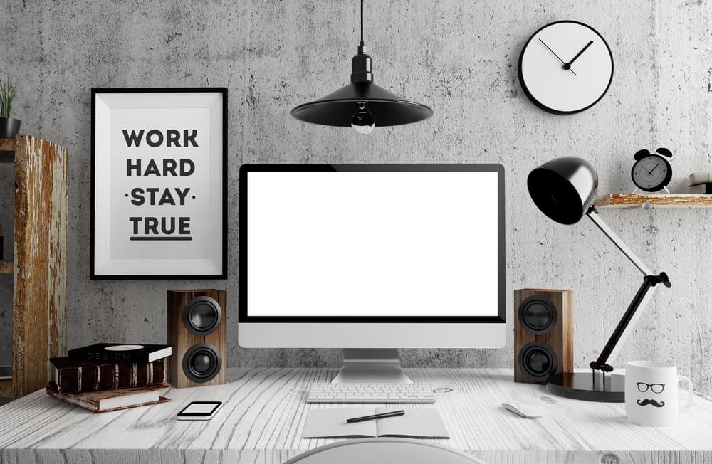 Durante la primera etapa del año aprovecha la energía cósmica directa de tu regente Venus, concentra tu atención en el hogar y si trabajas en la casa, o desde la casa, dedícate a mejorar tu ambiente y lograrás aumentar tu productividad. Una nueva computadora es una buena inversión y podría representar una fuente de ingresos.
<br>