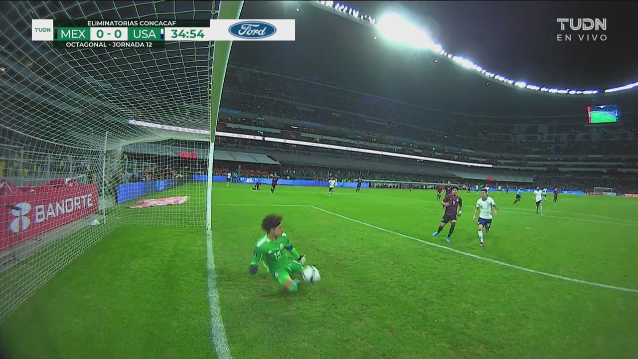 ¡No pudo el ‘Capitán América’! Memo Ochoa evita el gol de Pulisic