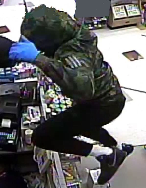 Las autoridades dijeron que robaron principalmente oxicodona, percocet y prometazina.