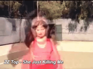 <b>Salma Hayek</b> y 
<b>George Clooney</b> hicieron una participación especial para el video 'She's Just Killing Me' que formaba parte de la banda sonora de la película 'Del crepúsculo al amanecer'.