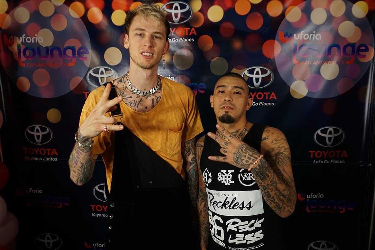 The music artist chilled and met with some of our lucky listeners inside the Uforia Lounge.