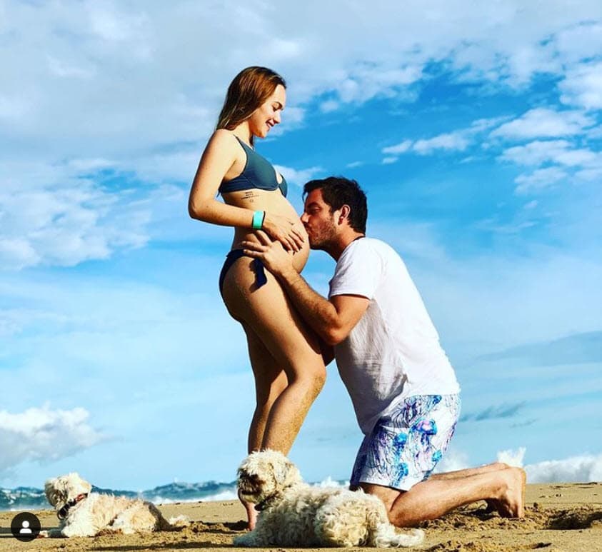 El 30 de junio
<b> Juan Diego Covarrubias y su pareja, la modelo Renata Haro</b>, anunciaron que esperaban a su primer hijo.
<br>