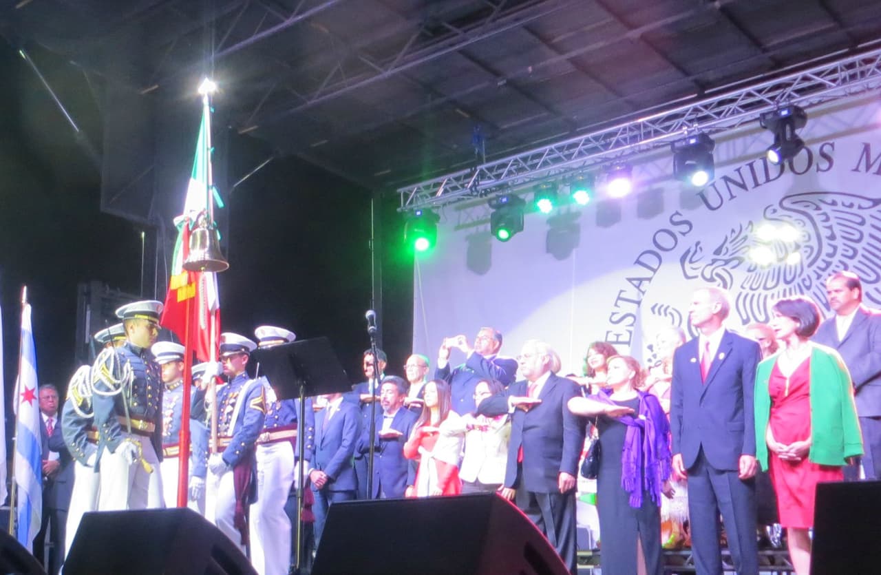 Este 15 de septiembre más de 12 mil personas gritaron Viva México en el Harrison Park. La fiesta estuvo llena de colorido y alegría, pero también de llamados de justicia por Ayotzinapa.