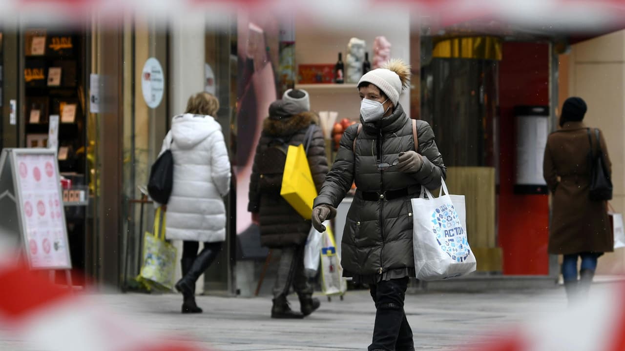 ¿Tengo que seguir usando el tapabocas aún si ya me vacune contra el covid-19? Si, dicen los expertos y aquí te explicamos por qué